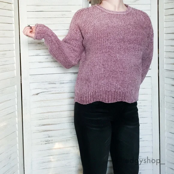 89th & Madison | Scalloped Hem Chenille Sweater - Picture 3 of 6